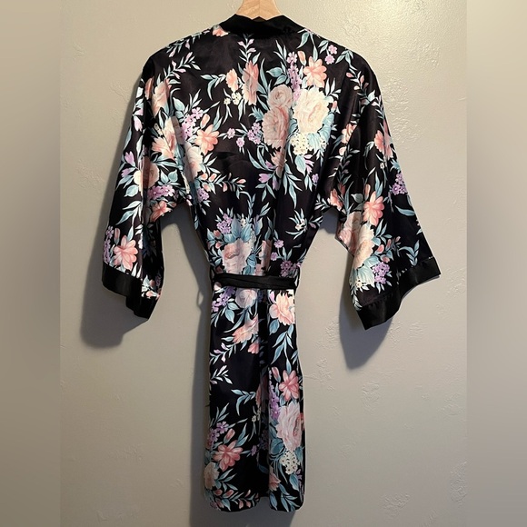 Vintage Victoria's Secret Floral Satin Kimono Robe Gold Label - Picture 8 of 8